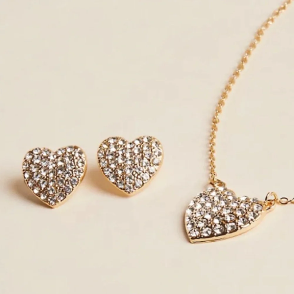 Heart Necklace & Earrings - Picture 1 of 3